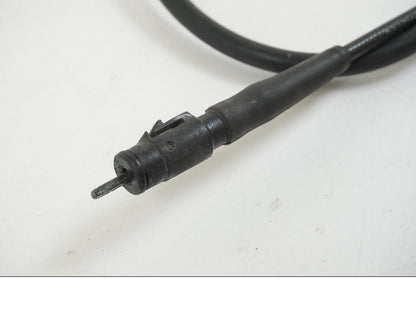 Snett uppifrån på Hastighetsmätarvajer från en Honda CBR 125 R -2006 motorcykel.
