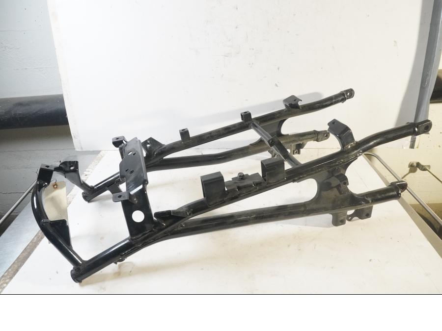 Vänster sida på Bakram från en Kawasaki ZZR 1200 -2002 motorcykel.