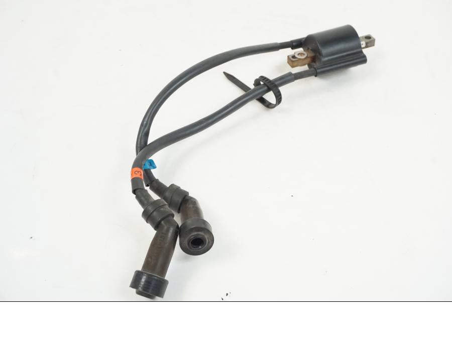 Framsidan på Tändspole från en Yamaha XJR 1300 -2007 motorcykel.