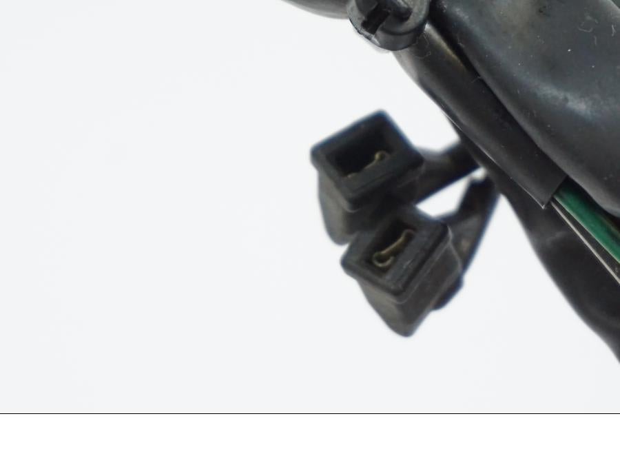 Snett nerifrån på Styrelreglage från en Honda VFR 750 -1988 motorcykel.