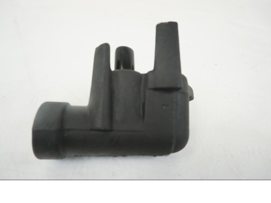 Vänster sida på Bromsfördelare från en Honda XL 1000 V -2008 motorcykel.