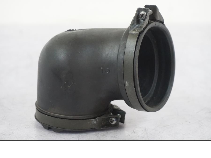 Framsidan på Luftrör från en Yamaha XVS 1100 -2004 motorcykel.