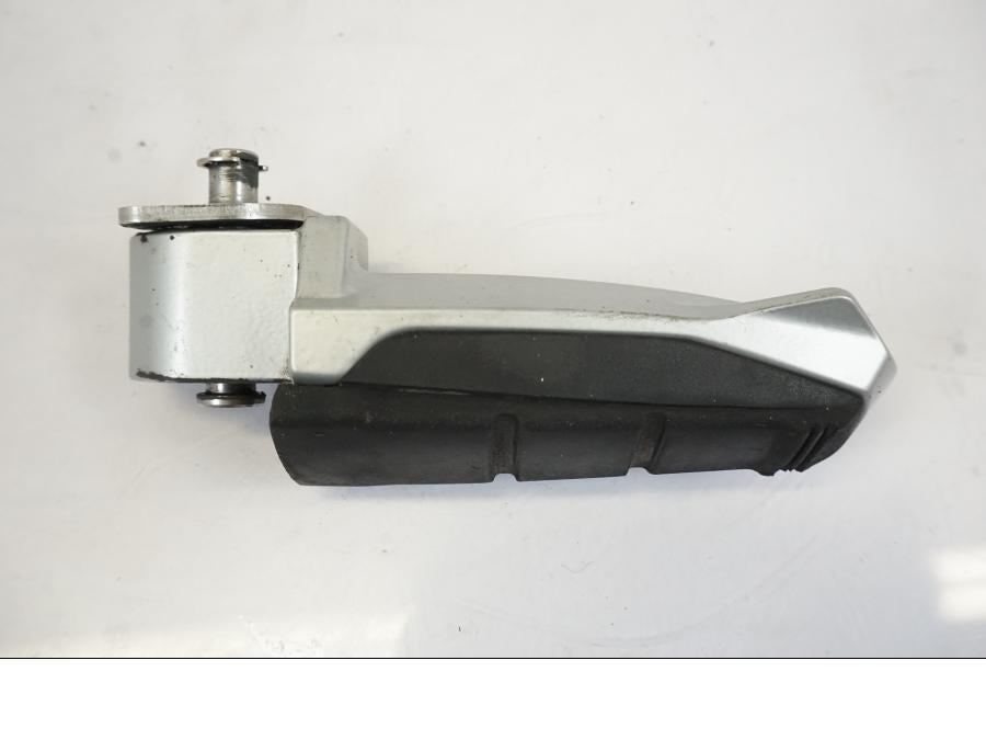 Höger sida på Fotpinne från en BMW R 1150 RS -2003 motorcykel.