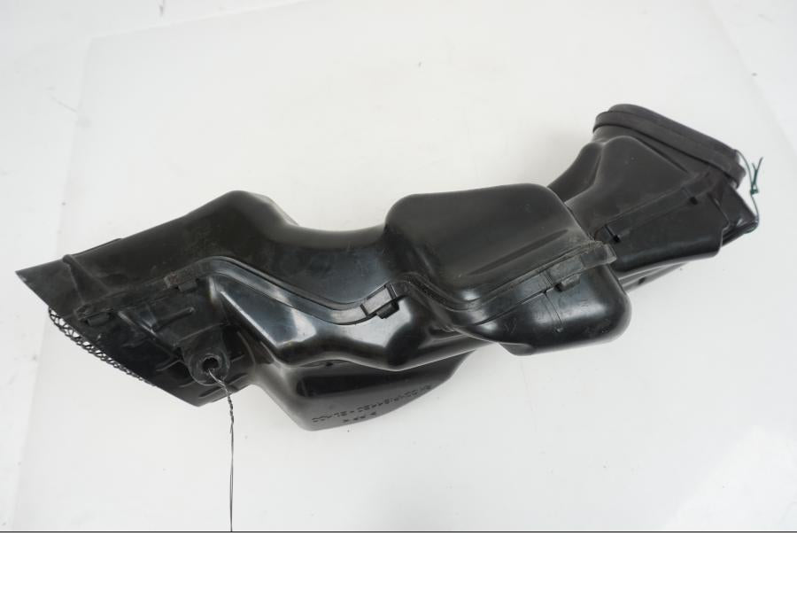 Snett uppifrån på Luftrör från en Suzuki GSX-R 1000 -2007 motorcykel.