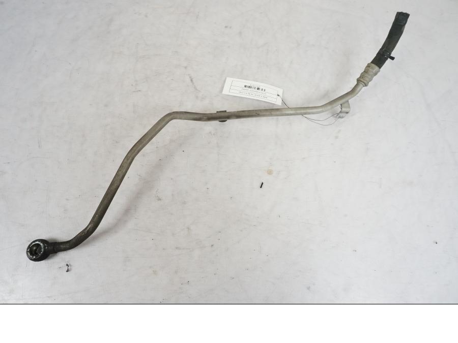 Framsidan på Oljekylrör från en BMW R 850 R -2004 motorcykel.