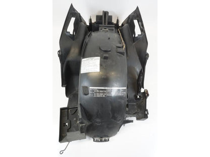 Baksidan på Undertail från en Honda ST 1300 -2002 motorcykel.