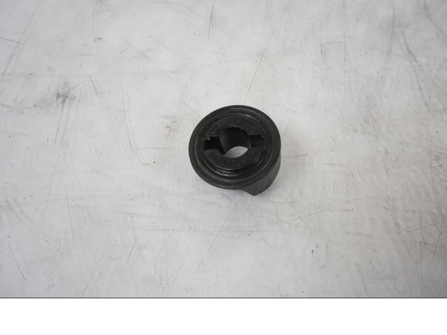 Snett uppifrån på Kedjeskydd från en KTM 1290 Super Duke R -2021 motorcykel.