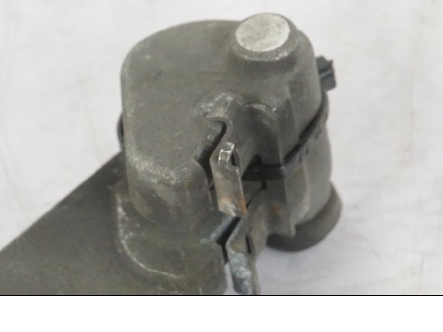 Höger sida på Bromsoksfäste från en Honda NT 650 V -2002 motorcykel.