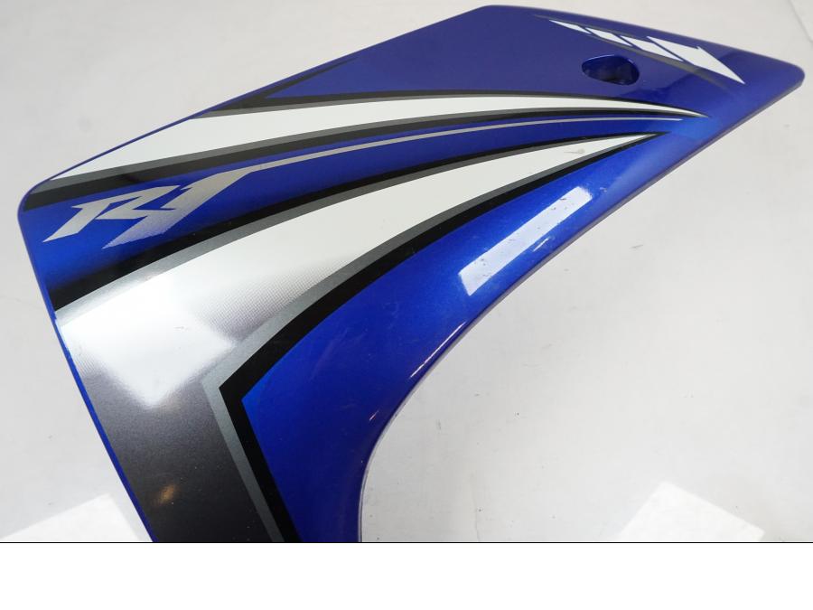 Höger sida på Sidkåpa från en Yamaha YZF 1000 R1 -2007 motorcykel.