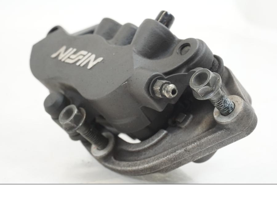 Baksidan på Bromsok från en Honda VFR 800 -2003 motorcykel.