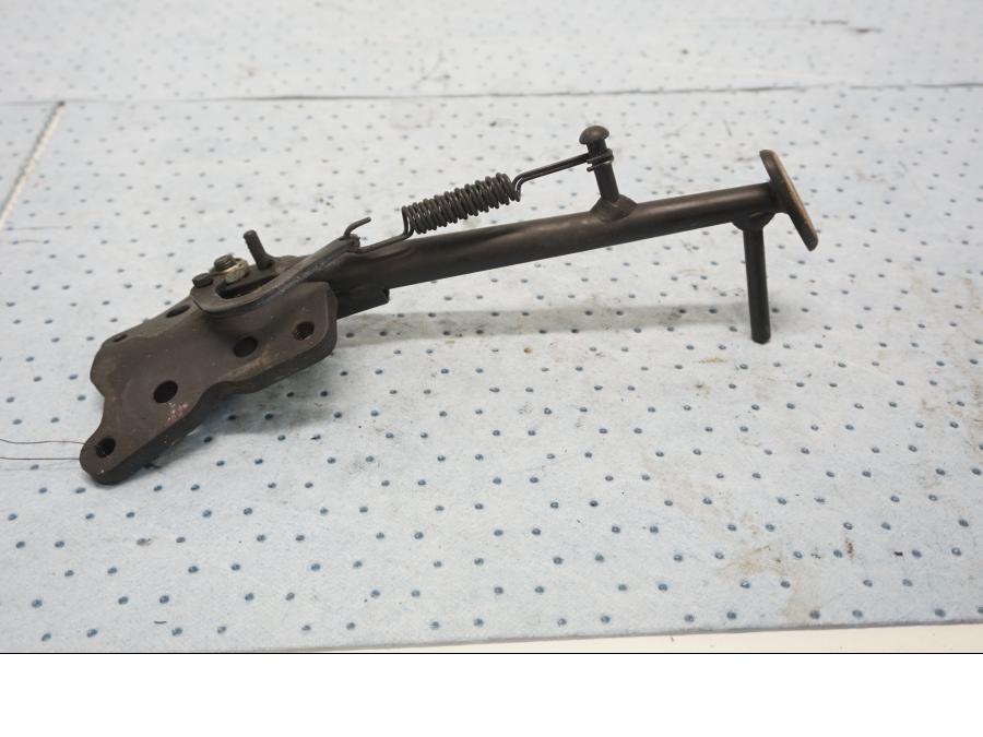 Baksidan på Sidostöd från en Kawasaki Z 650 ABS -2020 motorcykel.