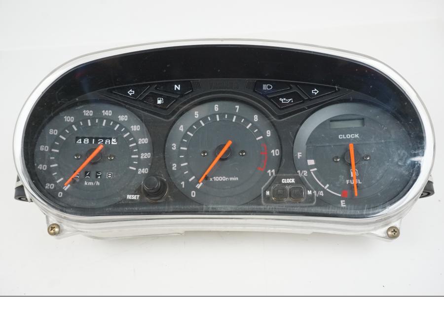 Framsidan på Instrumenthus från en Yamaha XJ 900 -1997 motorcykel.