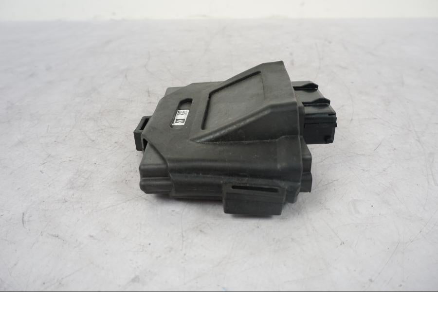 Vänster sida på CDI / ECU från en KTM 1290 Super Duke R -2021 motorcykel.