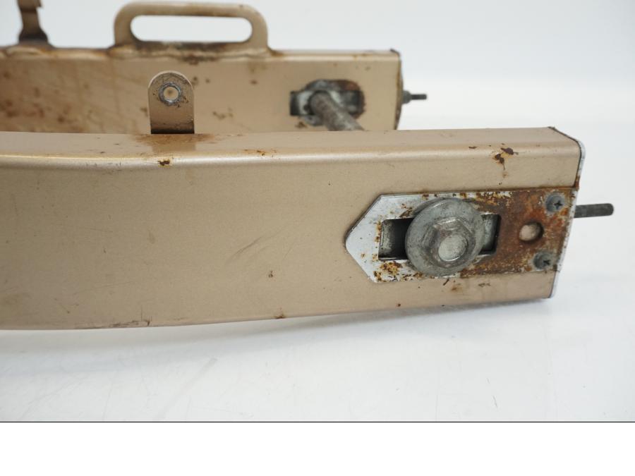 Höger sida på Sving från en Honda NSR 125 -1991 motorcykel.