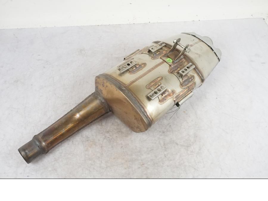 Baksidan på Ljuddämpare från en Triumph Daytona 675 -2009 motorcykel.