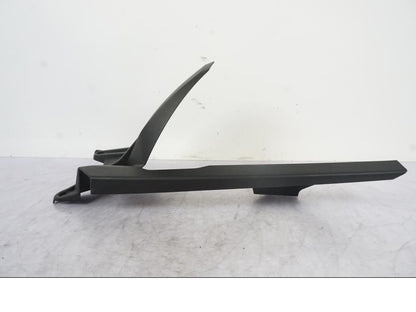 Vänster sida på Svingskärm från en KTM 1290 Super Duke R -2021 motorcykel.