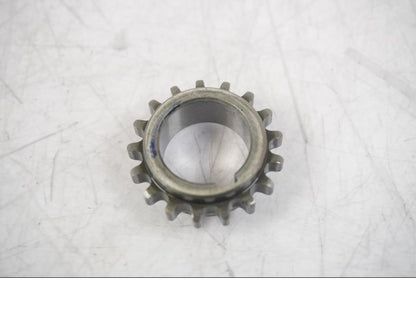 Framsidan på Kamkedjedrev från en KTM 125 Duke -2017 motorcykel.