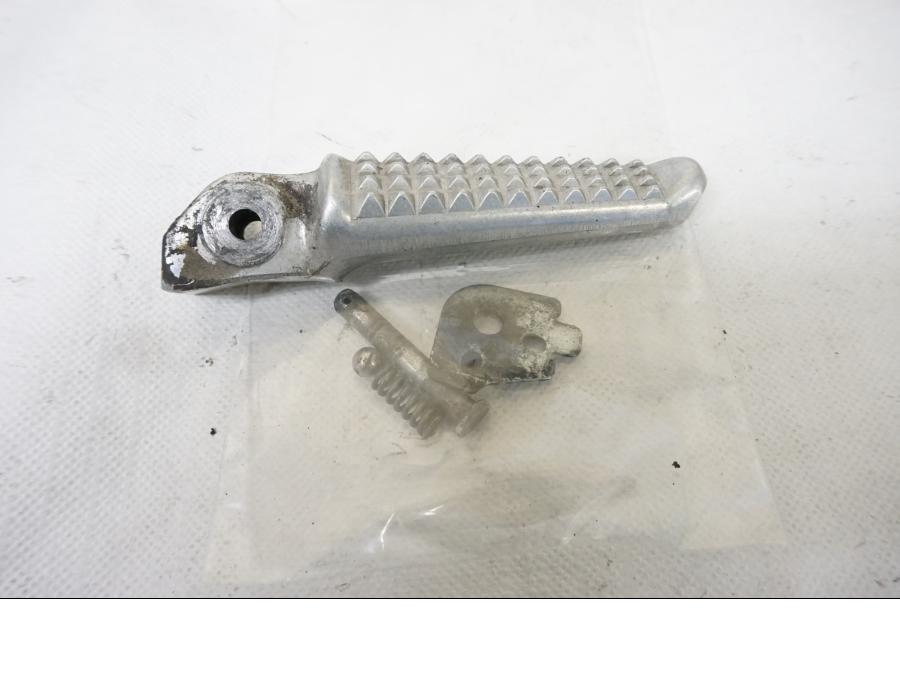 Baksidan på Fotpinne från en Honda CBR 900 RR -1997 motorcykel.