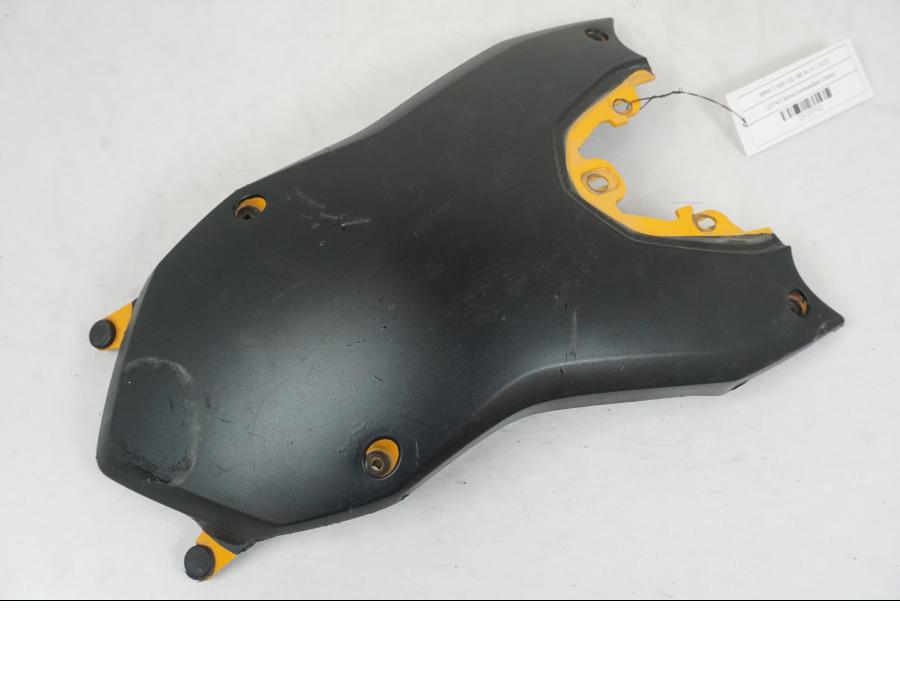 Framsidan på Bensintankskåpa från en BMW F 800 GS -2008 motorcykel.