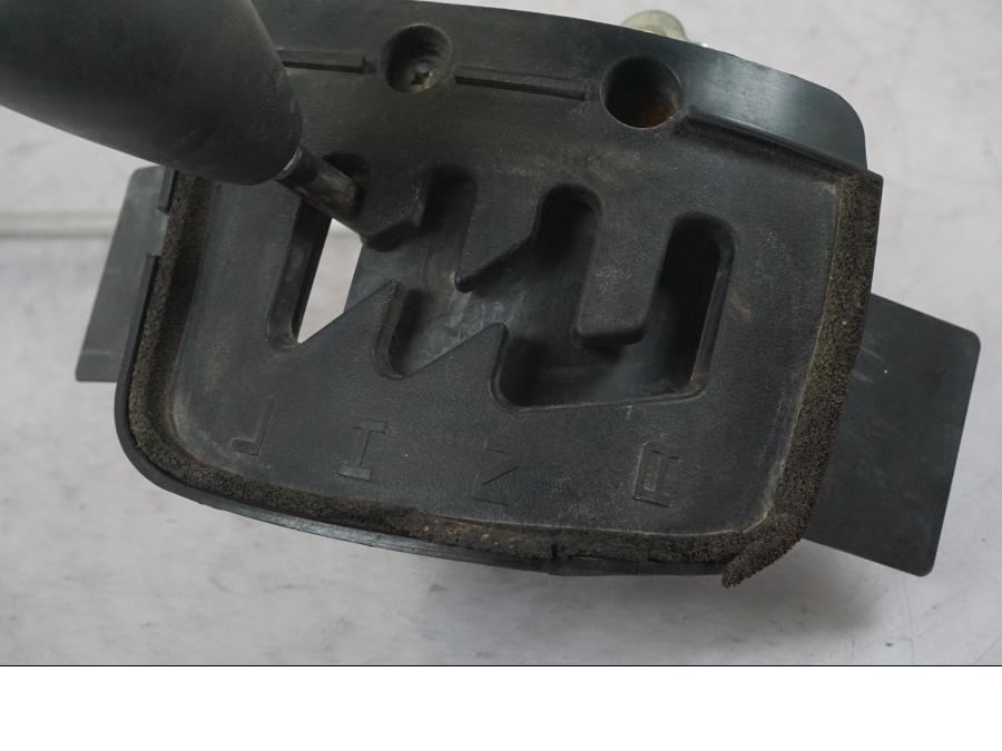 Baksidan på Växelspak från en Suzuki LTA 750 XP E -2009 motorcykel.