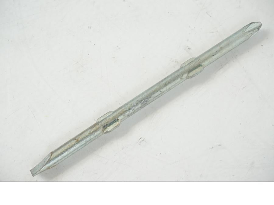 Snett uppifrån på Verktyg från en BMW F 650 CS -2002 motorcykel.