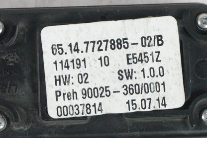 Snett uppifrån på Radio från en BMW K 1600 GTL -2015 motorcykel.