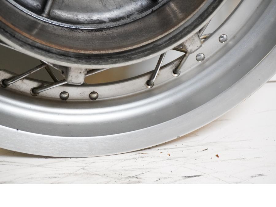 Extrabild4 på Fälg från en Yamaha XV 1100 -1996 motorcykel.