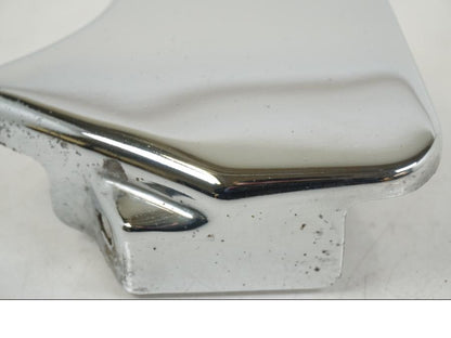 Höger sida på Bromsvätskebehållarkåpa från en Suzuki VS 1400 -1999 motorcykel.