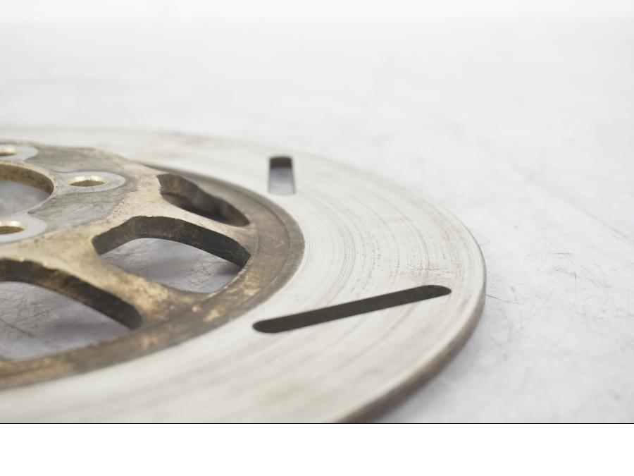 Vänster sida på Bromsskiva från en Yamaha XV1000 -1983 motorcykel.