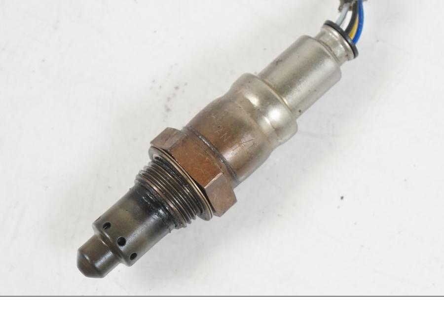 Baksidan på Lambdasond från en BMW R 1250 GS -2021 motorcykel.