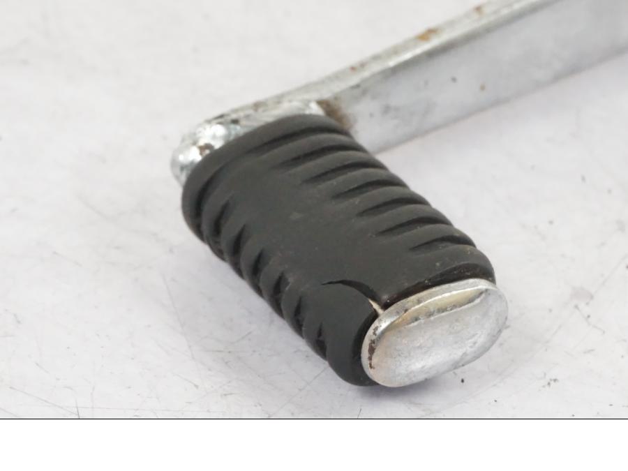 Baksidan på Växelpedal från en Suzuki GSX 550 EF -1985 motorcykel.