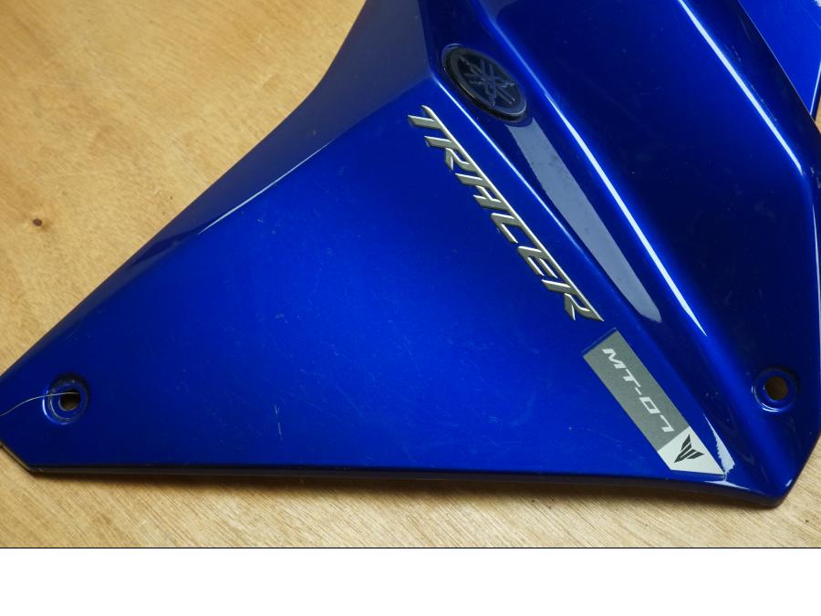 Baksidan på Sidkåpa från en Yamaha MT-07 Tracer -2016 motorcykel.