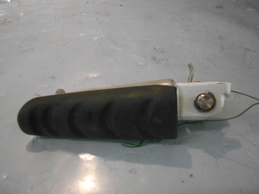 Framsidan på Fotpinne från en BMW R 1200 RS -2016 motorcykel.