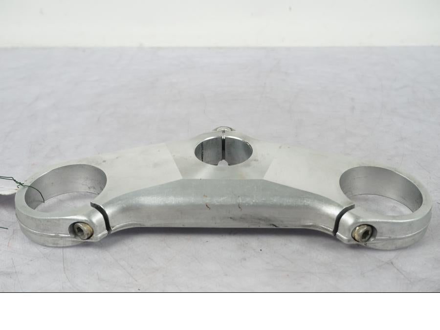 Höger sida på Gaffelkrona från en Ducati 748 -2002 motorcykel.