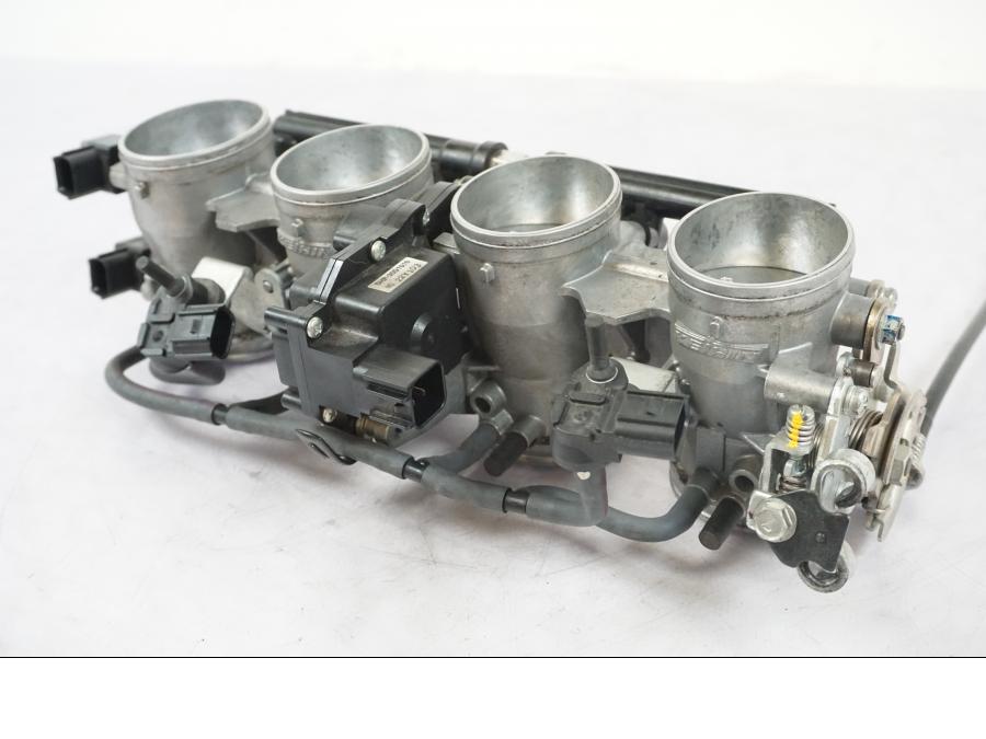 Extrabild4 på Spjällhus från en Kawasaki ZX-6R -2011 motorcykel.