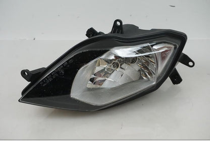 Framsidan på Strålkastare från en BMW S 1000 XR -2016 motorcykel.