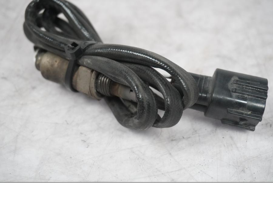 Baksidan på Lambdasond från en Kawasaki ZX-10R -2008 motorcykel.