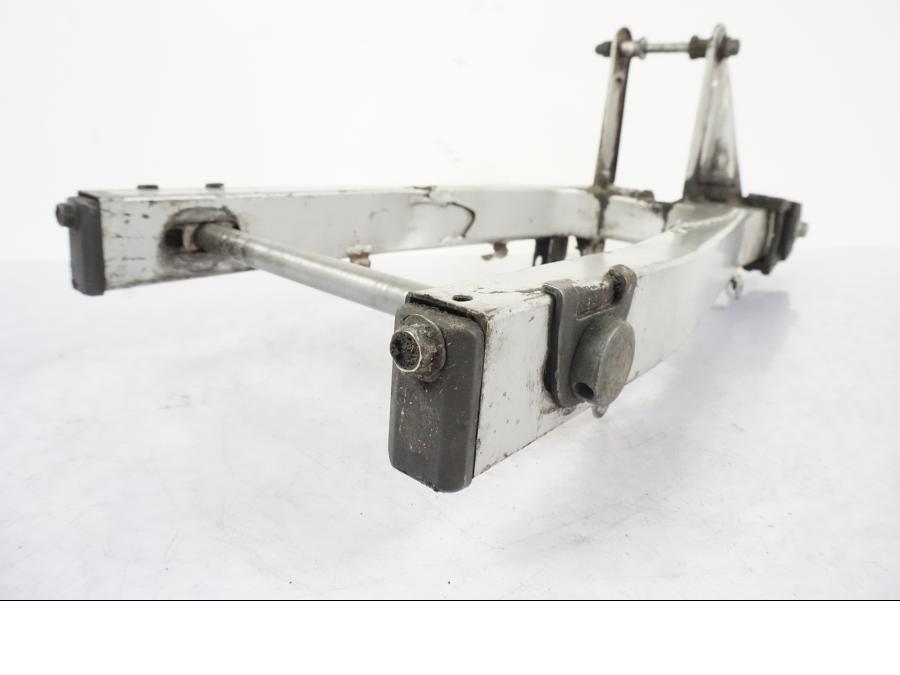 Snett nerifrån på Sving från en Suzuki GSX 550 EF -1985 motorcykel.