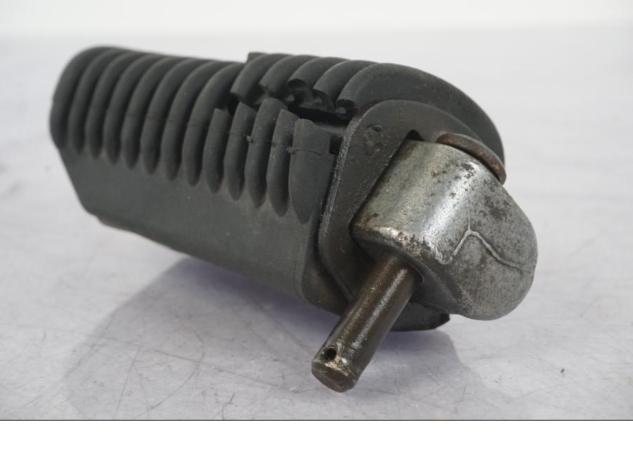 Baksidan på Fotpinne från en BMW R 1100 GS -1998 motorcykel.