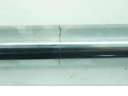 Vänster sida på Gaffelben från en Triumph Bonneville -2001 motorcykel.