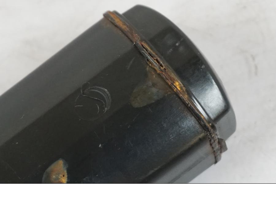 Snett nerifrån på Second Air från en KTM 690 SM R -2009 motorcykel.