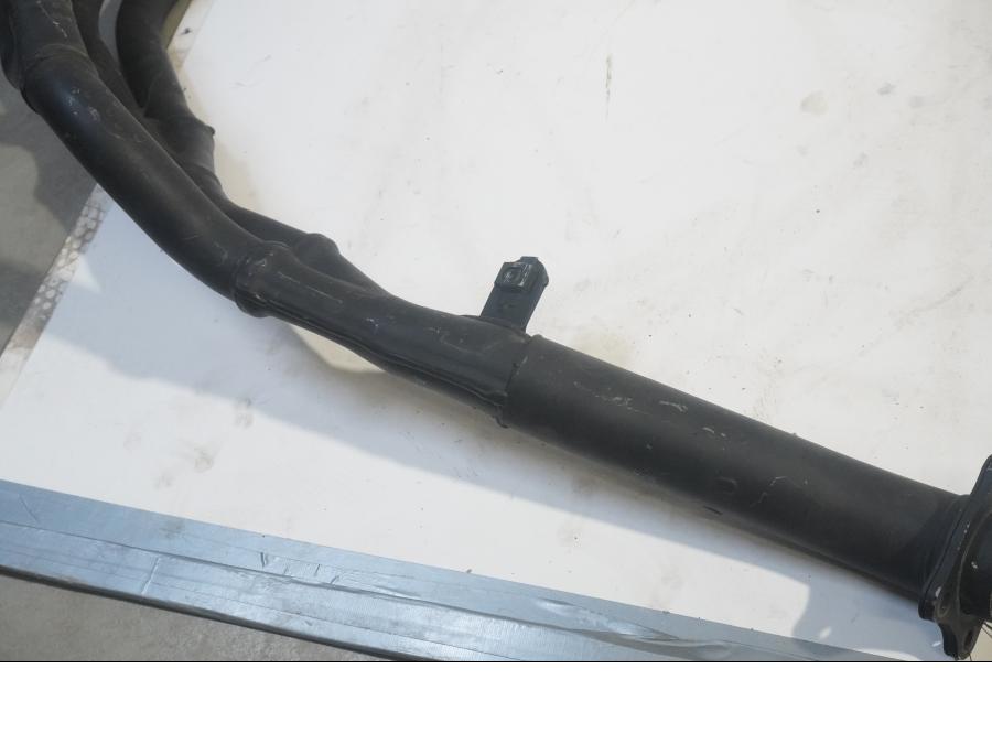 Höger sida på Grenrör från en Suzuki GSX-R 750 -2000 motorcykel.