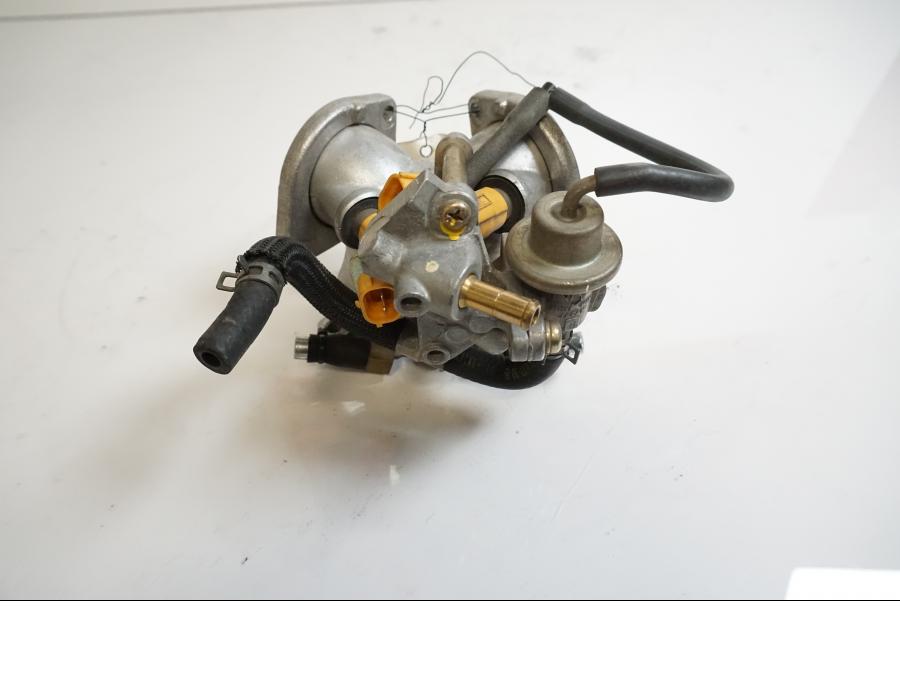 Höger sida på Spjällhus från en Kawasaki VN 1500 Mean Streak -2003 motorcykel.