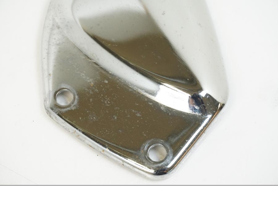 Höger sida på Fotpinnehälskydd från en Suzuki GSX 600 F -1998 motorcykel.