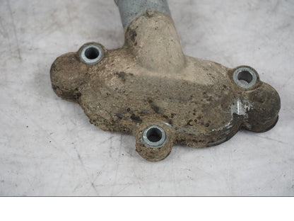 Baksidan på Vattenrör från en Triumph Tiger Explorer -2016 motorcykel.