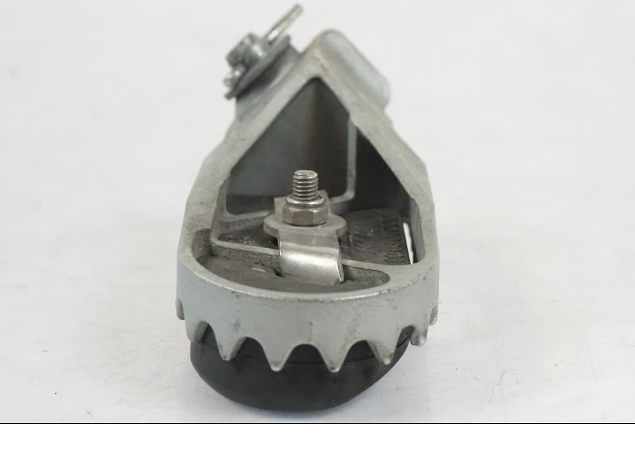 Snett nerifrån på Fotpinne från en Husqvarna 701 SUPERMOTO ABS -2016 motorcykel.