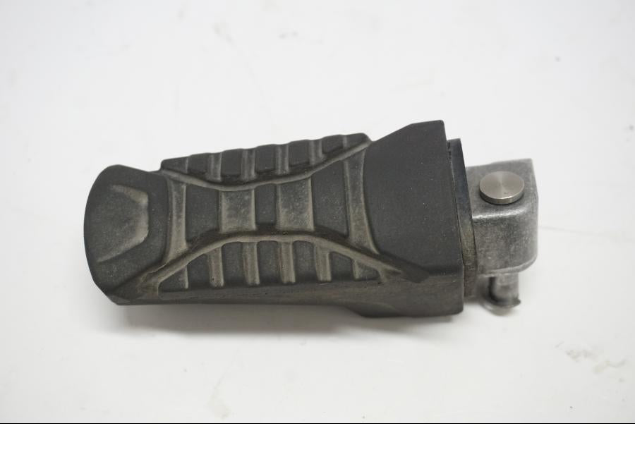 Framsidan på Fotpinne från en BMW R 1250 GS -2019 motorcykel.