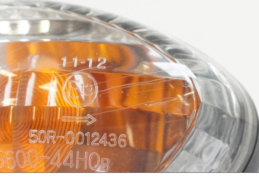 Snett uppifrån på Blinkers från en Suzuki GSF 1250 -2010 motorcykel.