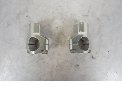 Baksidan på Styrfäste från en KTM 690 SMCR -2016 motorcykel.