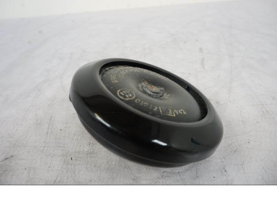 Baksidan på Signalhorn / Tuta från en Kawasaki VN 1500 -2003 motorcykel.